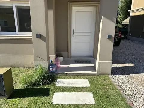 Casa  en VENTA CON RENTA ubicado en Liquidambar, Pilar, G.B.A. Zona Norte