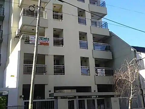 Departamento 2 ambientes en venta en Quilmes