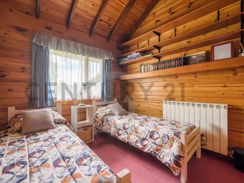 A. M. AGOSTINI 300, Piso 0