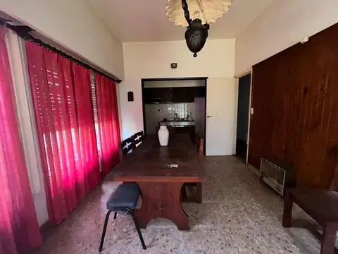 VENTA CASA 4 AMBIENTES EN RAMOS MEJIA