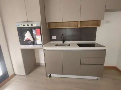 Bucarelli 2400, Piso 5