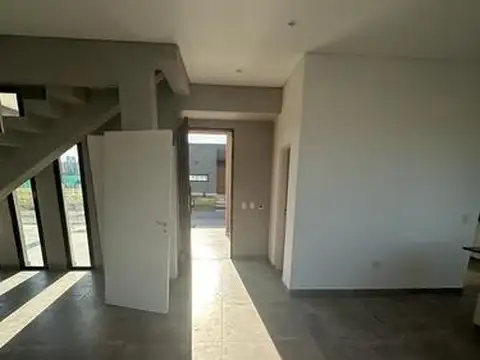 Casa en Venta en Pilar, USD 260.000