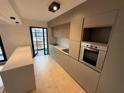 Leandro N. Alem 1100