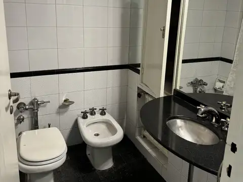 Suipacha 1000, Piso 7