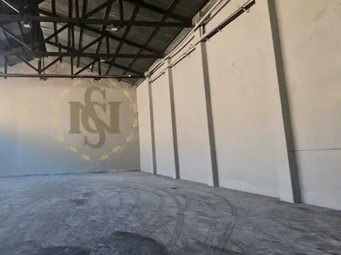 ALQUILER AGUADA LOCAL CON ENTRADA DE CAMION