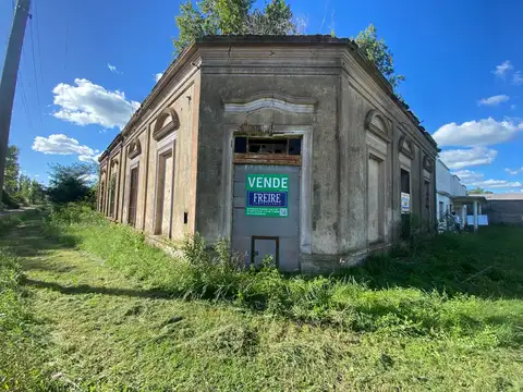 Esquina Comercial en Venta en Villa Ruiz
