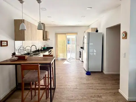 Casa 3 ambientes con 2 baños