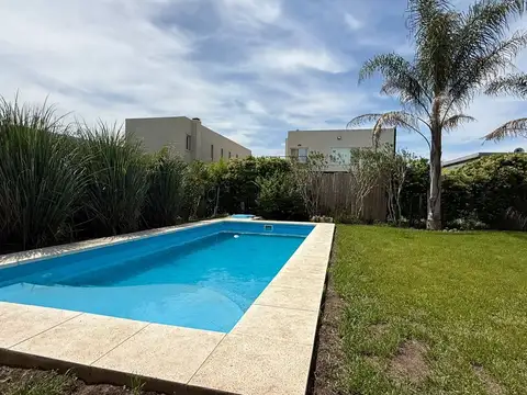 Casa  en Venta en San Eduardo, Pilar del Este, Pilar