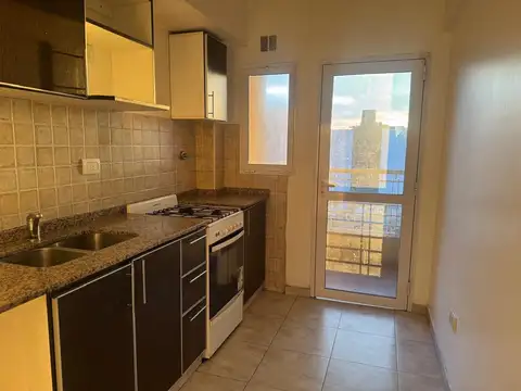 2 AMBIENTES AMPLIO EN PISO ALTO. SUPER LUMINOSO. 2 BALCONES