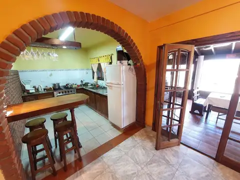 Casa en Alquiler Temporal con 3 cocheras