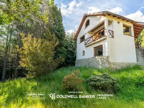 VENTA en Villa Llao Llal, casa de 250m2, lote 880m2