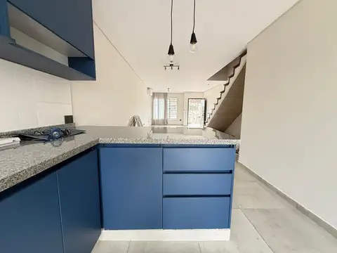 Depto Tipo Casa en Alquiler en Quilmes, $ 1.700.000