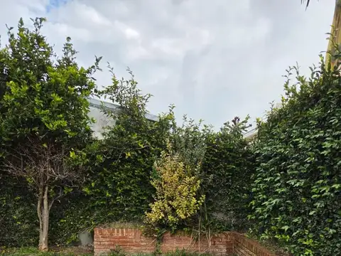 Casa en Venta con 4 cocheras