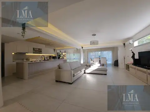 Departamento en Venta con 2 cocheras