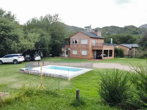 COMPLEJO DE CABAÑAS- POTRERO DE LOS FUNES