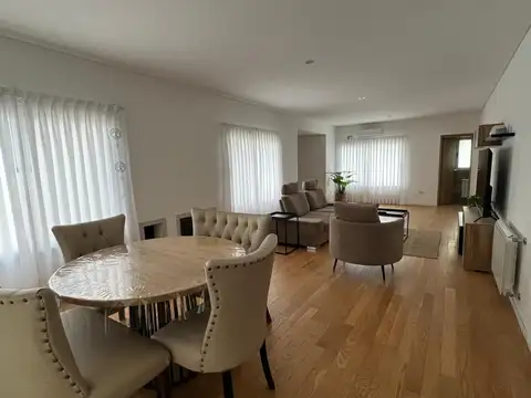 Casa en Venta en La Magdalena, USD 430.000