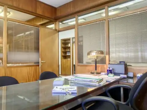 Oficina 4 ambientes con 1 baño