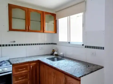 DEPARTAMENTO CON PATIO 14 E/ 44 Y 45