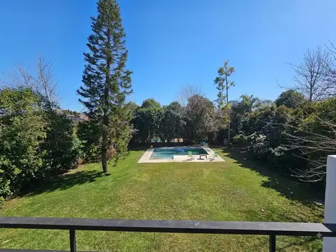 Casa en venta en lote interno con orientación NW muy bien ubicada