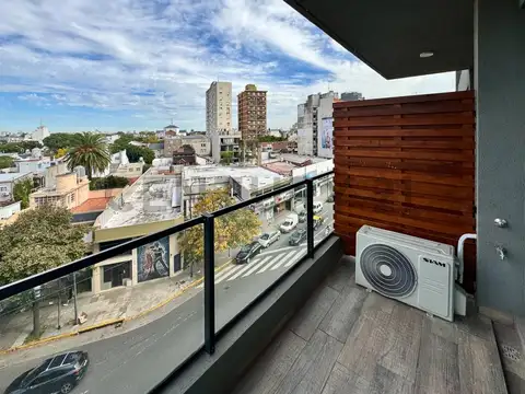 Av. Balbín 3241 400, Piso 5