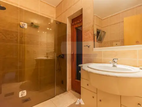Departamento en Alquiler con 2 cocheras