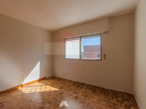 Departamento 6 ambientes con 2 baños