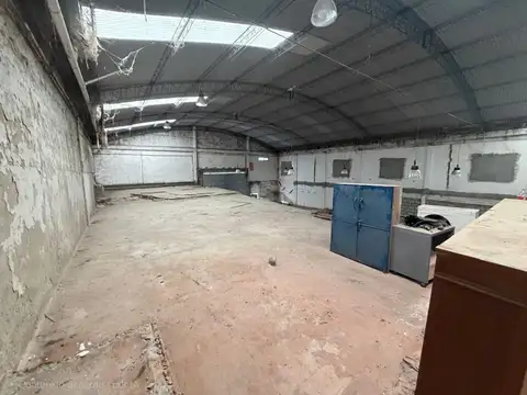 Galpón Industrial 546 m² c/ Entre piso - Oficinas - Baños y Vestuarios - Esteban Echeverria