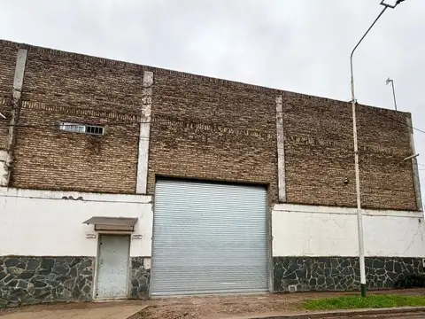 Galpón Industrial 546 m² c/ Entre piso - Oficinas - Baños y Vestuarios - Esteban Echeverria