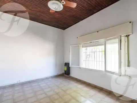 Gran oportunidad en San Pedro I Casa en esquina con Local Comercial y Cochera I Todos los servicios