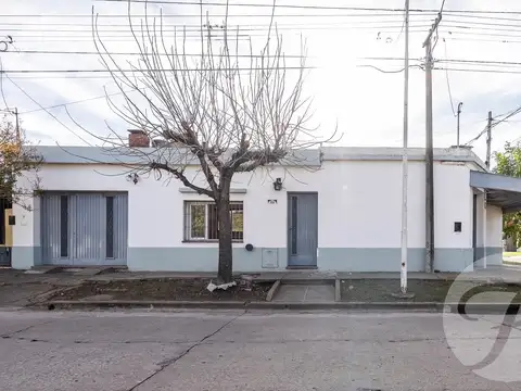Gran oportunidad en San Pedro I Casa en esquina con Local Comercial y Cochera I Todos los servicios