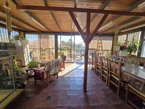 MERCEDES 1900, Piso 0