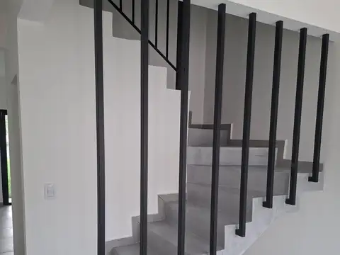 Depto Tipo Casa en Venta en Centro, USD 110.000