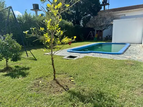 VENTA DE CASA EN JOSE C. PAZ, CON AMPLIO JARDÍN APTA CRÉDITO