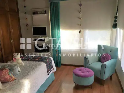 VENTA de chalet 4 Amb. pileta en Barrio Privado CASCO LELOIR