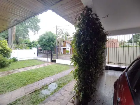 Casa en Venta en Malvinas Argentinas, USD 240.000