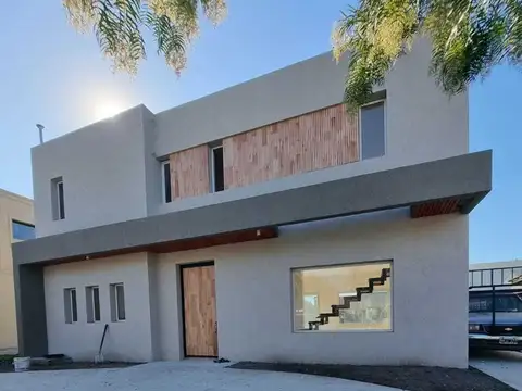 Casa en Venta en San Ramón, Pilar del Este