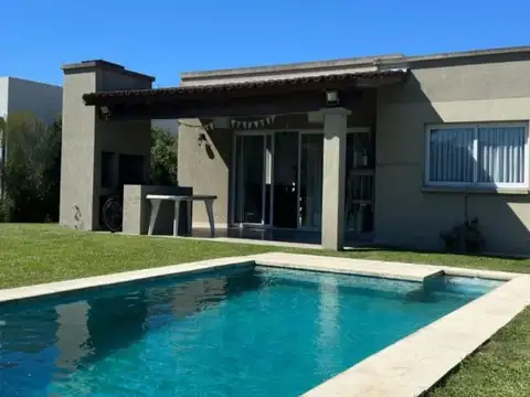 Casa con pileta en San Eduardo Pilar del Este