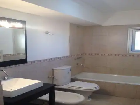Departamento en Alquiler con 1 cocheras