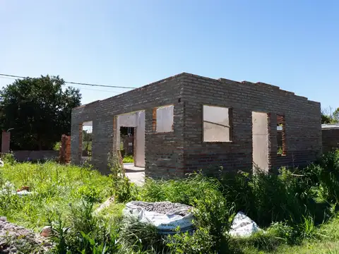 CASA EN VENTA DOS DORMITORIOS A TERMINAR EN ANDINO