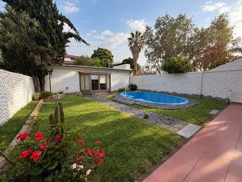 Casa 6 ambientes con 2 baños
