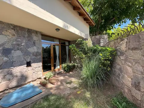VENTA CASA GODOY CRUZ MENDOZA PILETA
