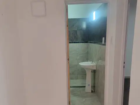 Casa 2 ambientes con 1 baño