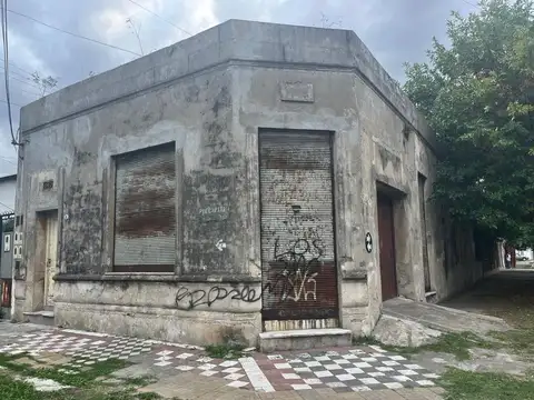 VENTA DE CASA A REFACCIONAR O DEMOLER. V. ALSINA