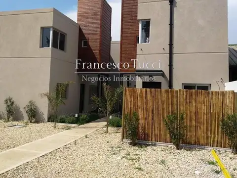 Duplex en venta 3 ambientes Ituzaingó Norte