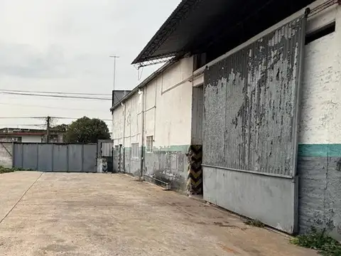 ALQUILER DEPOSITO/OFICINAS COMERCIALES - ITUZAINGO SUR