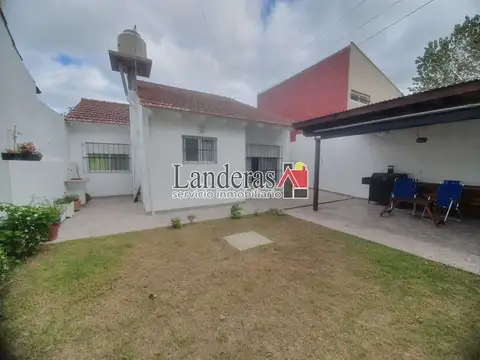 Bonita Casa 4 amb. Lote Propio - Todos los Servicios!