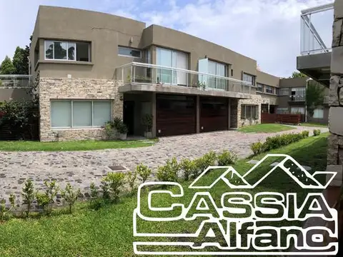 Casa en Alquiler en Banfield, USD 1.800