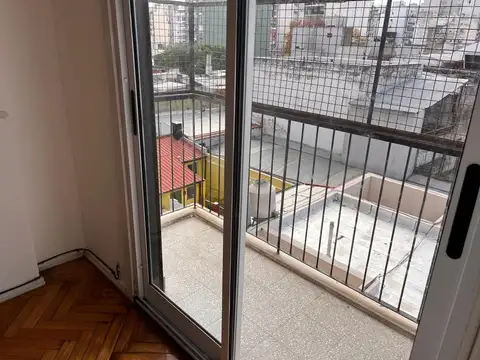 Colombres 1000, Piso 5