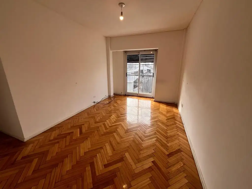 Colombres 1000, Piso 5