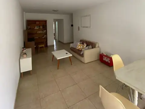 Departamento en Alquiler en Castelar Norte, $ 700.000